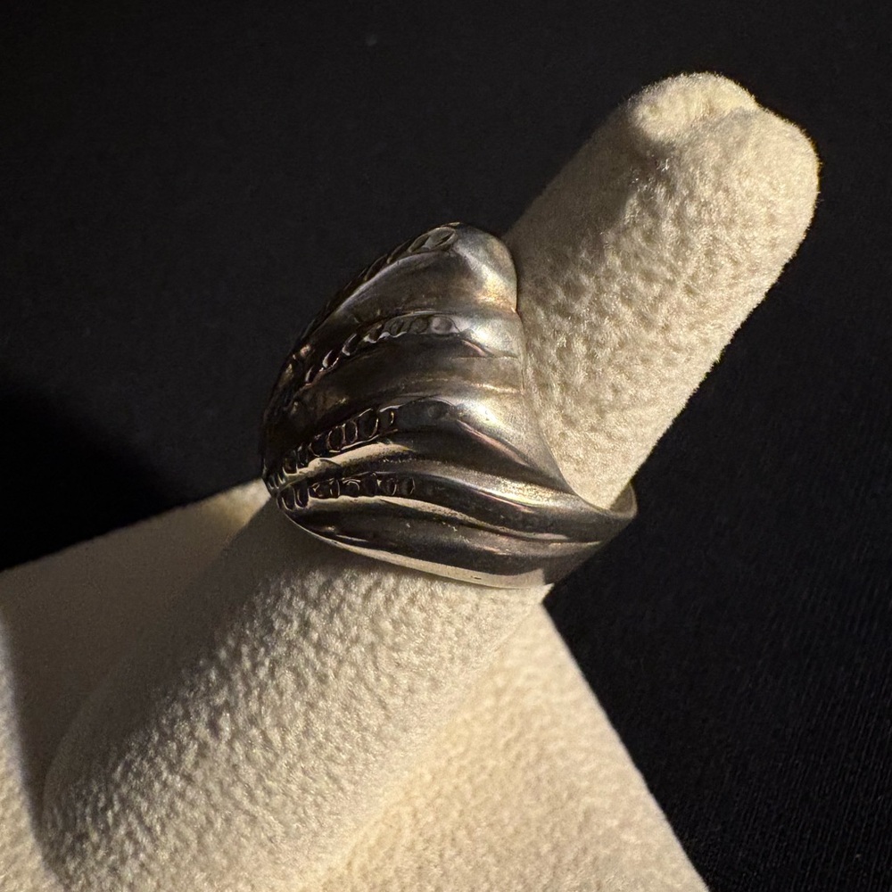Vintage sterling silver ribbed dome ring / shell size 6 - Picture 4 of 6